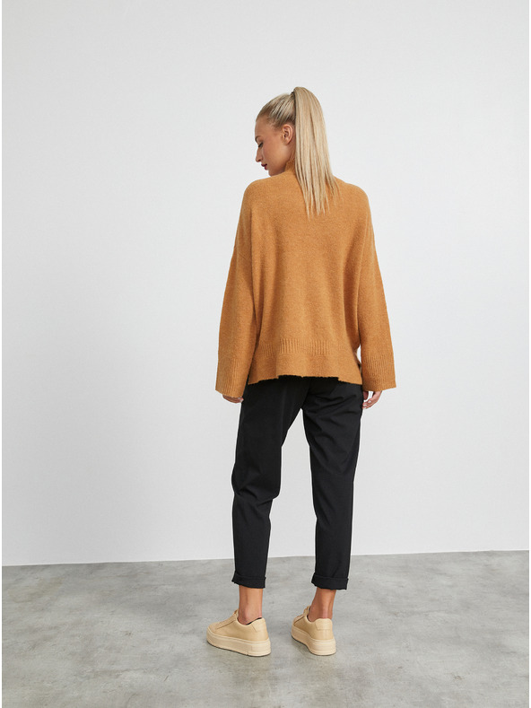 ZOOT.lab Hnedý dámsky voľný sveter zo zmesi vlny METROOPOLIS by ZOOT.lab Belen