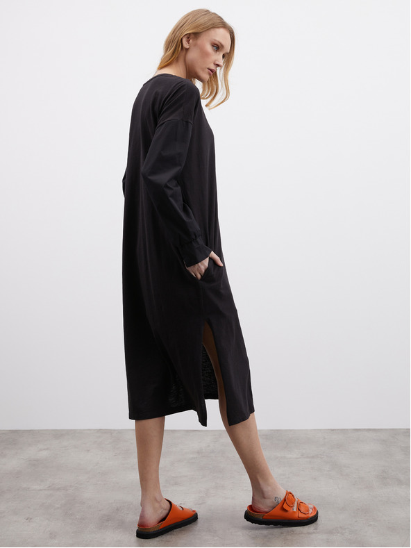 ZOOT.lab Čierne dámske šaty s rozparkom ZOOT.lab Fjola