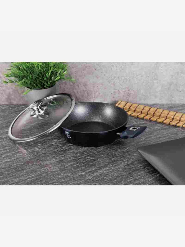 Berlingerhaus Okrúhly pekáč s mramorovým povrchom a vekom 24 cm BERLINGERHAUS Metallic Line Aquamarine Edition